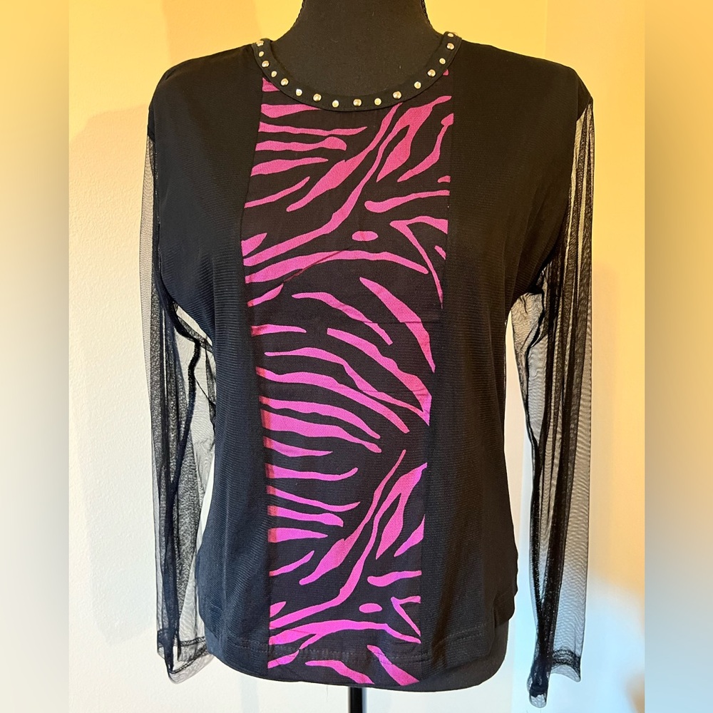 Signature Gordon & James Sheer Sleeve Embellished Top